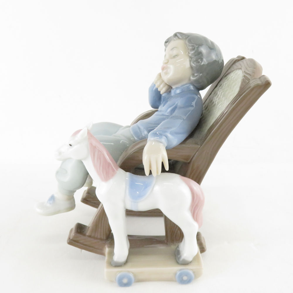 LLADRO リヤドロ 5846 ロッキングチェアで眠る男の子 フィギュ LLADRO リヤドロ 5846 ロッキングチェアで眠る男の子 フィギュ