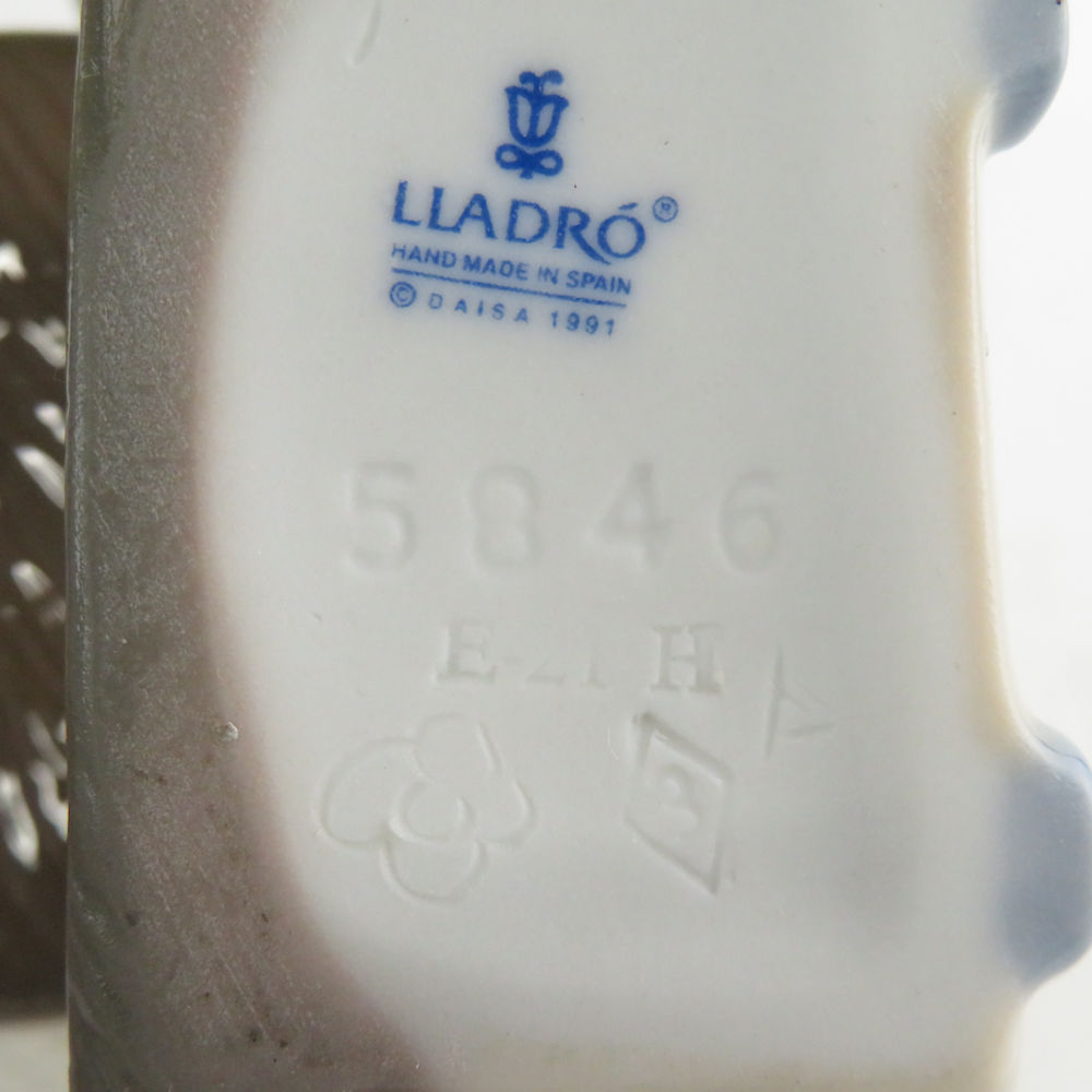 LLADRO リヤドロ 5846 ロッキングチェアで眠る男の子 フィギュ LLADRO リヤドロ 5846 ロッキングチェアで眠る男の子 フィギュ