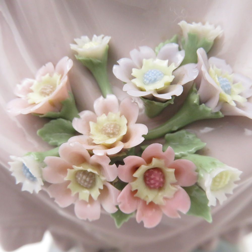 美品 LLADRO リヤドロ 花のバスケット フィギュリン 1点 女性
