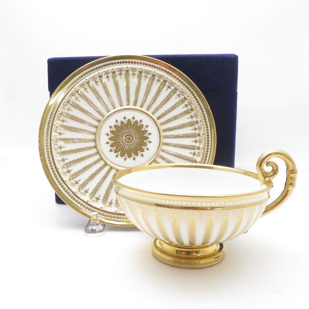 セーブル 金彩ストライプアンピール様式 1824～30年 カップ＆ソーサー